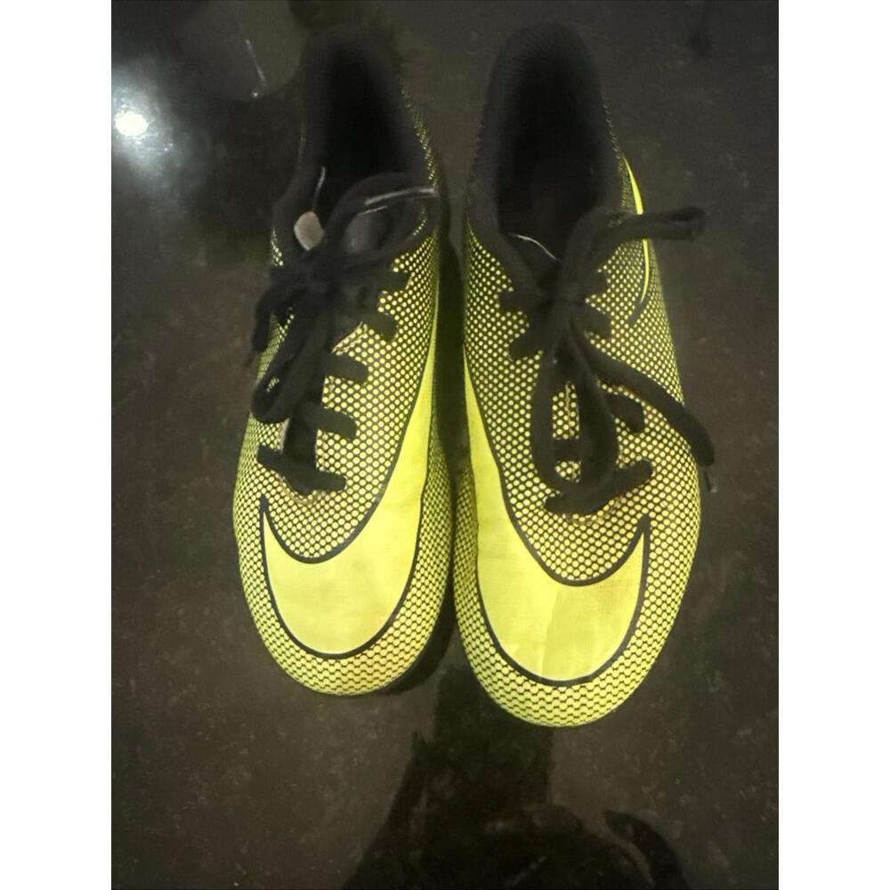 Nike Kids Jr Bravata II FG Soccer Cleats Kids Size 2Y Neon Green And black